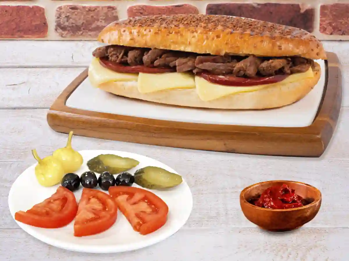 Kavurma Sucuklu Kaşarlı Tost