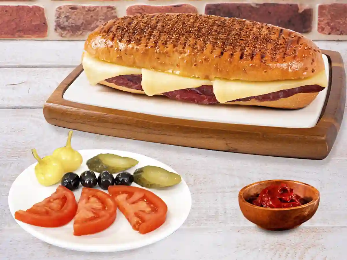 Pastırmalı Kaşarlı Tost